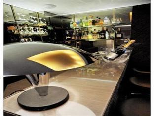 Des Champs-elysees 4* Parijs
